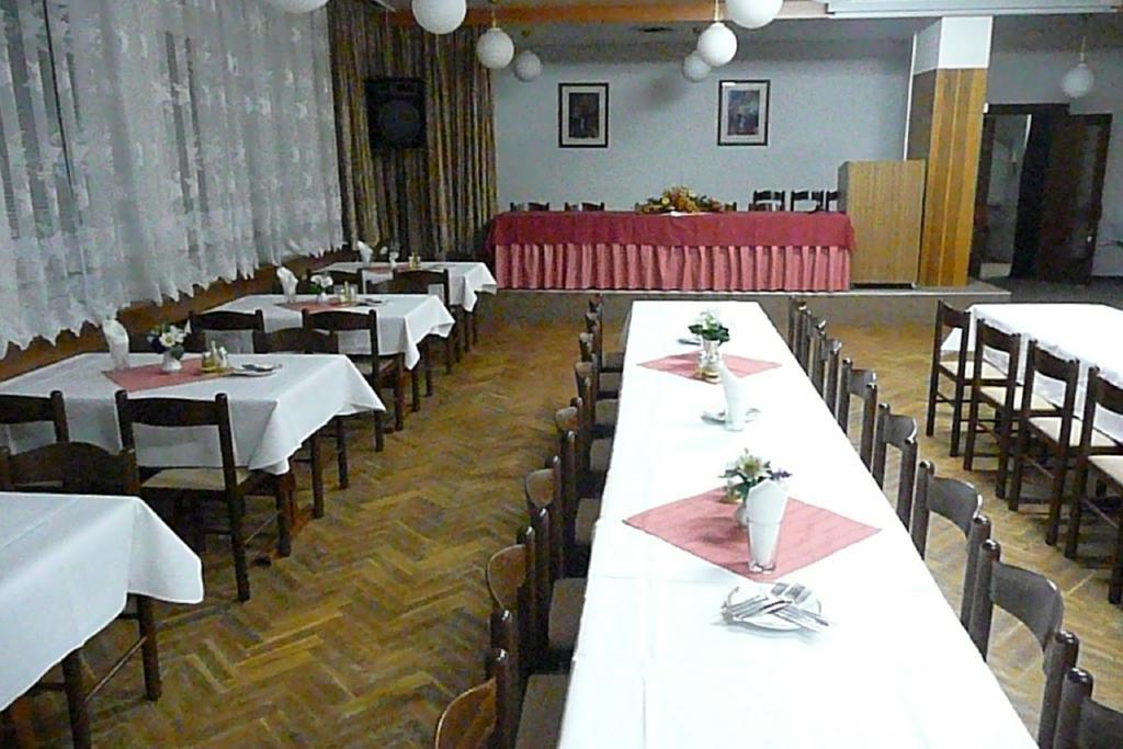 Hotel Slunce Havlíčkŭv Brod Ngoại thất bức ảnh