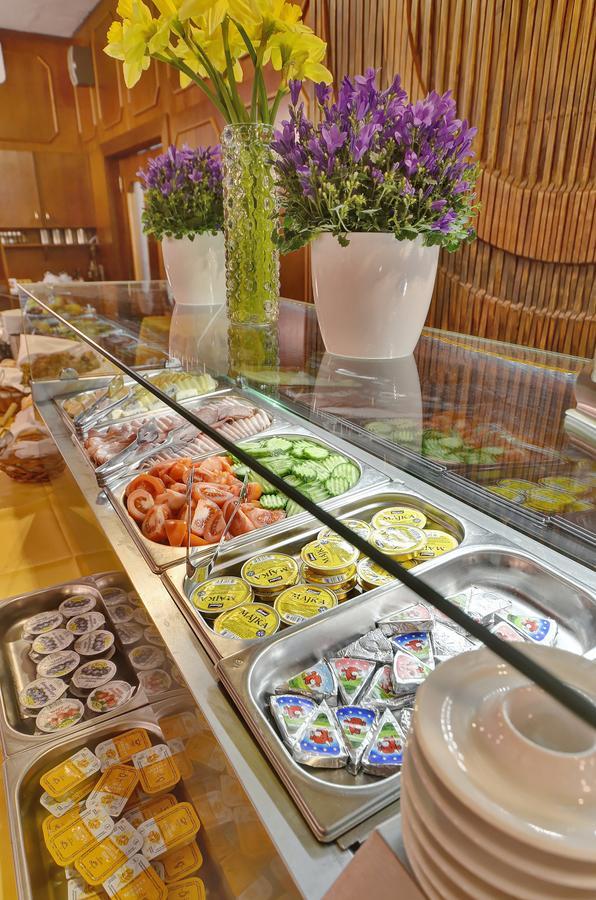 Hotel Slunce Havlíčkŭv Brod Ngoại thất bức ảnh